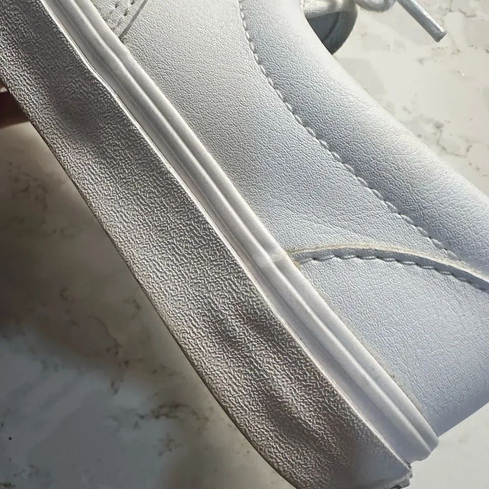 Men’s White Vans - Picture 8 of 8
